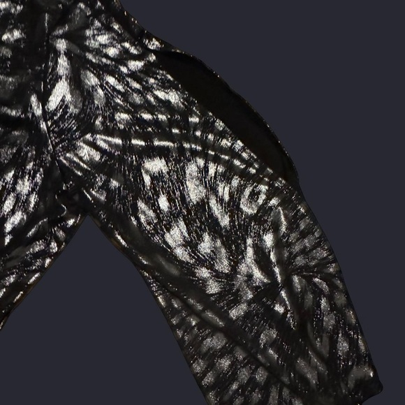 VENUS Black and Silver Patterned Blouse - Picture 3 of 4